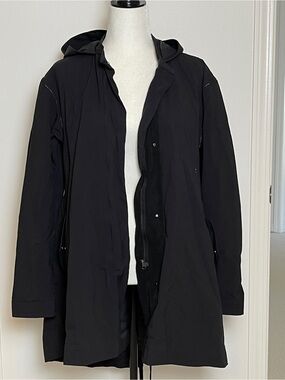 Lululemon Black Hooded Women's Coat size 6